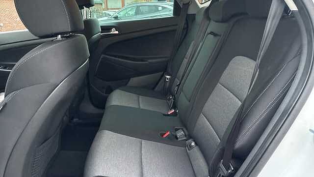 Hyundai TUCSON 1.6 GDi SE Nav 5dr 2WD Petrol Estate White