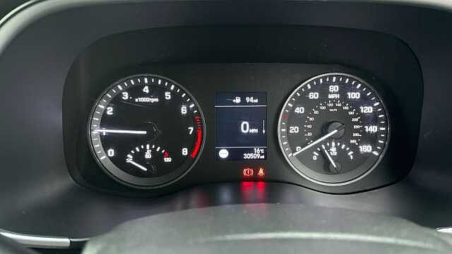 Hyundai TUCSON 1.6 GDi SE Nav 5dr 2WD Petrol Estate White