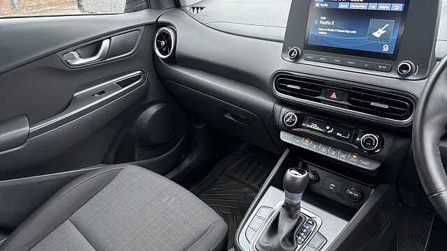 Hyundai KONA 1.6 GDi Hybrid SE Connect 5dr DCT Hybrid Hatchback Black
