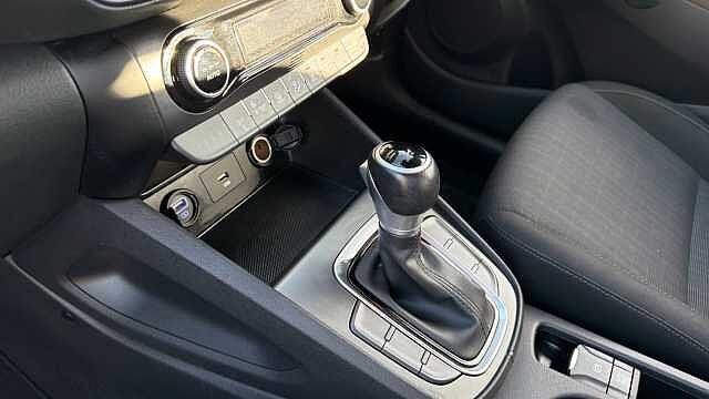 Hyundai KONA 1.6 GDi Hybrid SE Connect 5dr DCT Hybrid Hatchback Black