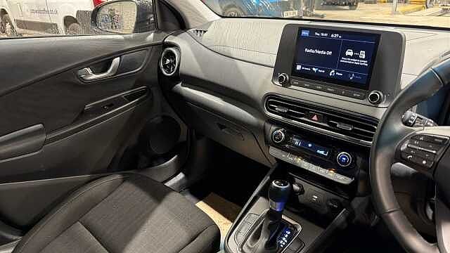 Hyundai KONA 1.6 GDi Hybrid SE Connect 5dr DCT Hybrid Hatchback Black