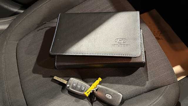 Hyundai KONA 1.6 GDi Hybrid SE Connect 5dr DCT Hybrid Hatchback Black