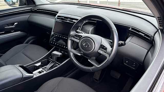 Hyundai TUCSON 1.6 TGDi 48V MHD SE Connect 5dr 2WD DCT Petrol Estate Red