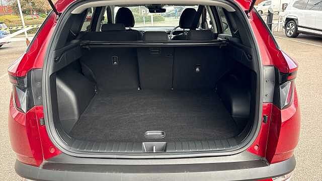 Hyundai TUCSON 1.6 TGDi 48V MHD SE Connect 5dr 2WD DCT Petrol Estate Red