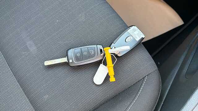 Hyundai KONA 1.6 GDi Hybrid SE Connect 5dr DCT Hybrid Hatchback Grey