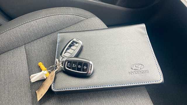 Hyundai KONA 150kW Premium 64kWh 5dr Auto Electric Hatchback Grey