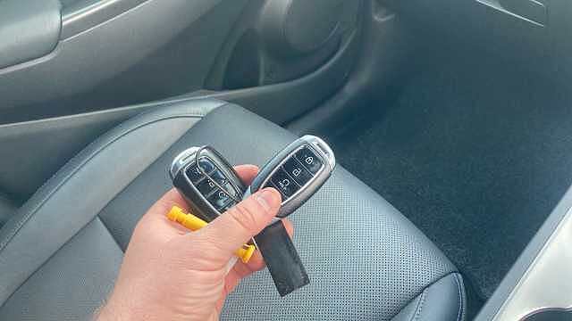 Hyundai KONA 150kW Ultimate 64kWh 5dr Auto Electric Hatchback