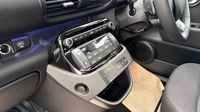 Hyundai INSTER 85kW 02 49kWh 5dr Auto Electric Hatchback Cream